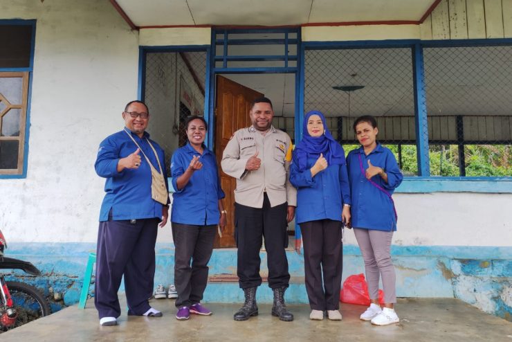 Bersama Babinsa di kampung sereh Bersama Babinsa di kampung sereh